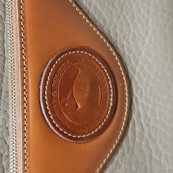 Vintage Dooney & Bourke Taupe Pebbled Leather Satchel / Shoulderbag / Purse - Picture 3 of 14